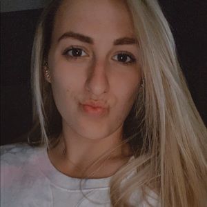 Meet your Posher, Natalie